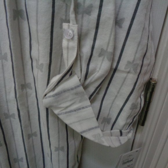 Disney Minnie Mouse Flannel Cotton Night Shirt Sleepwear Large NWT - Picture 2 of 5